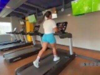 Fitness model with a big ass cums shortly after meeting a new lover at the gym -amateur couple- nysdel